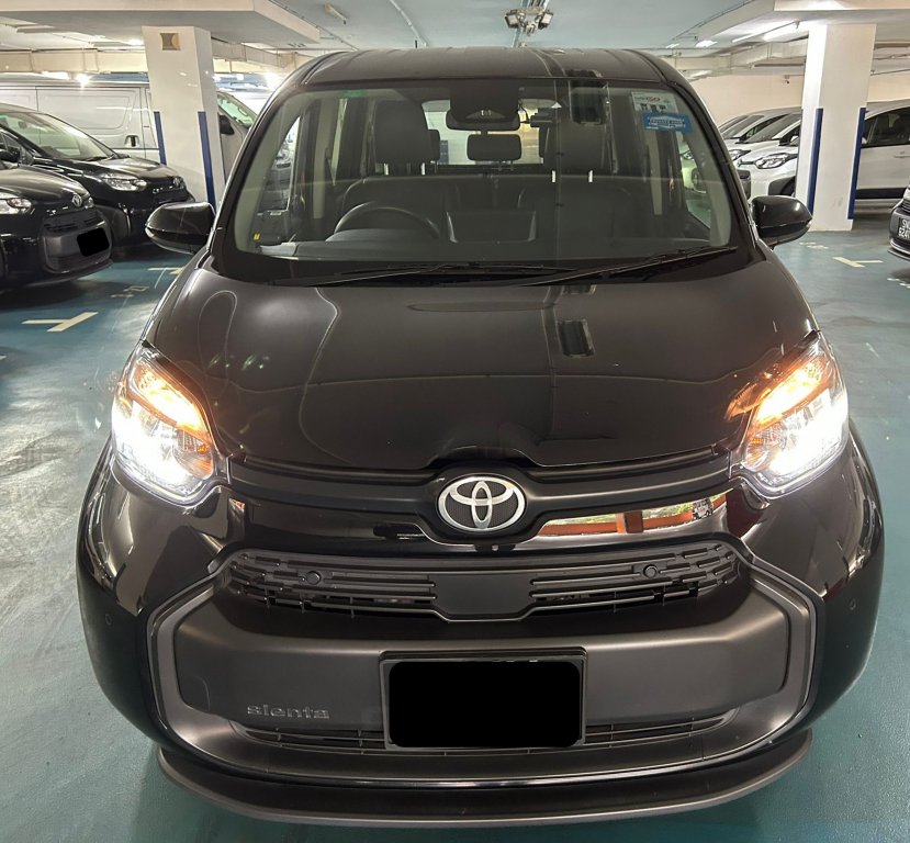 Toyota Sienta Hybrid Standard (Hybrid)