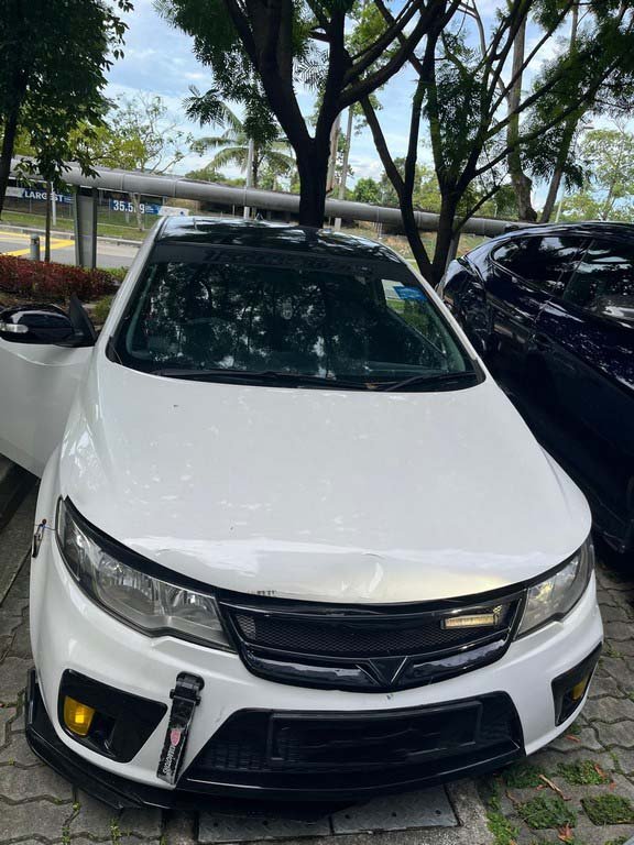 Kia Cerato Forte Koup 2.0 Sx At D/Ab 2wd Sr