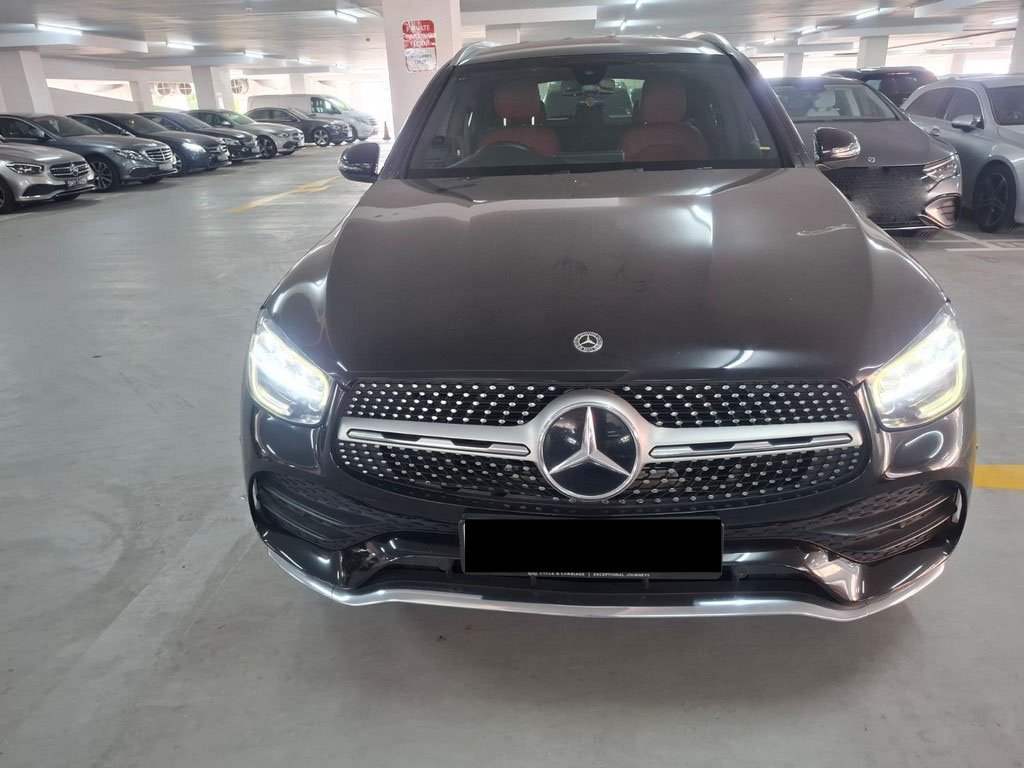 Mercedes Benz Glc300 4matic Amg Line (r19 Led)