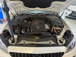 Mercedes Benz E300 Amg Line (r19 Led)