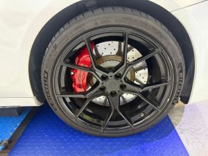 Mercedes Benz E300 Amg Line (r19 Led)