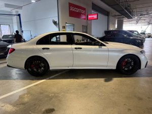 Mercedes Benz E300 Amg Line (r19 Led)