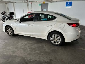 Mazda 3 Sedan 1.5 At Eu6
