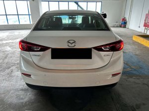 Mazda 3 Sedan 1.5 At Eu6