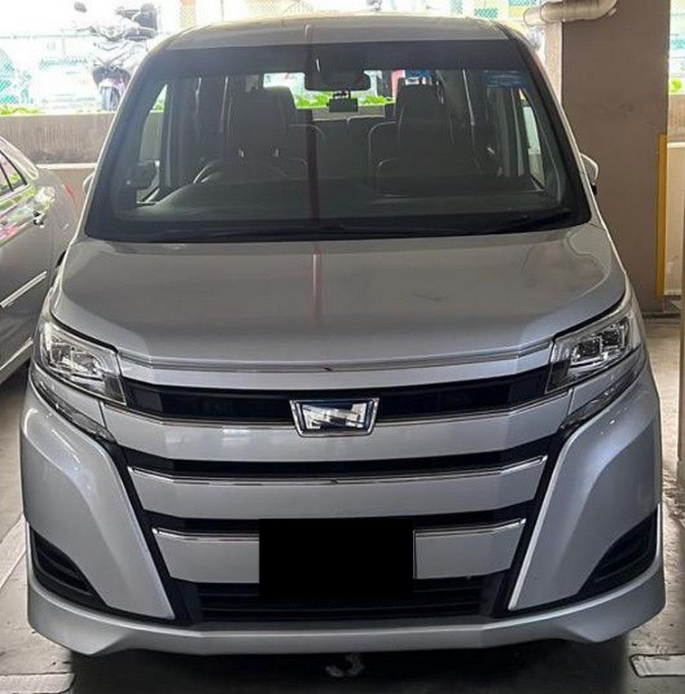 TOYOTA / NOAH HYBRID 1.8X CVT