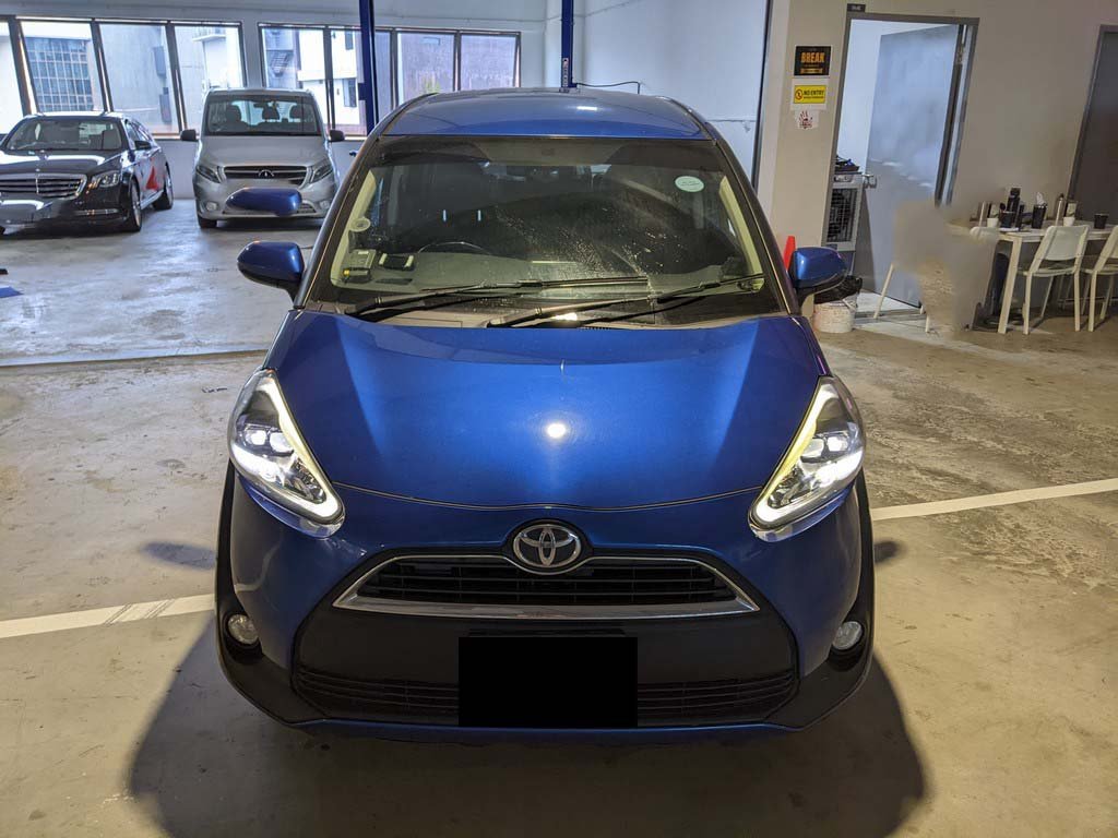 Toyota Sienta 1.5g A