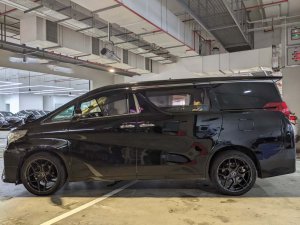 Toyota Alphard 2.5X Cvt Abs D/Airbag 2wd 5dr