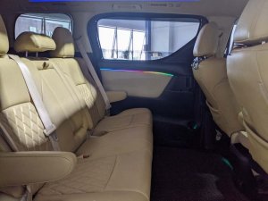 Toyota Alphard 2.5X Cvt Abs D/Airbag 2wd 5dr