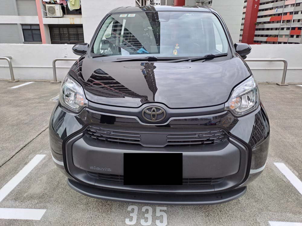 Toyota Sienta Hybrid Standard (Hybrid)