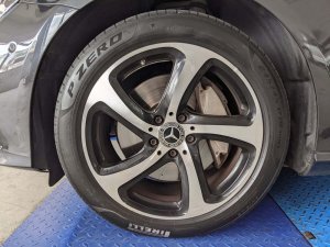 Mercedes Benz E300 Sedan Avg