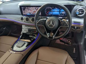 Mercedes Benz E300 Sedan Avg