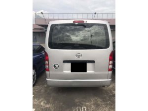 Toyota Hiace Van Turbo 5dr MT
