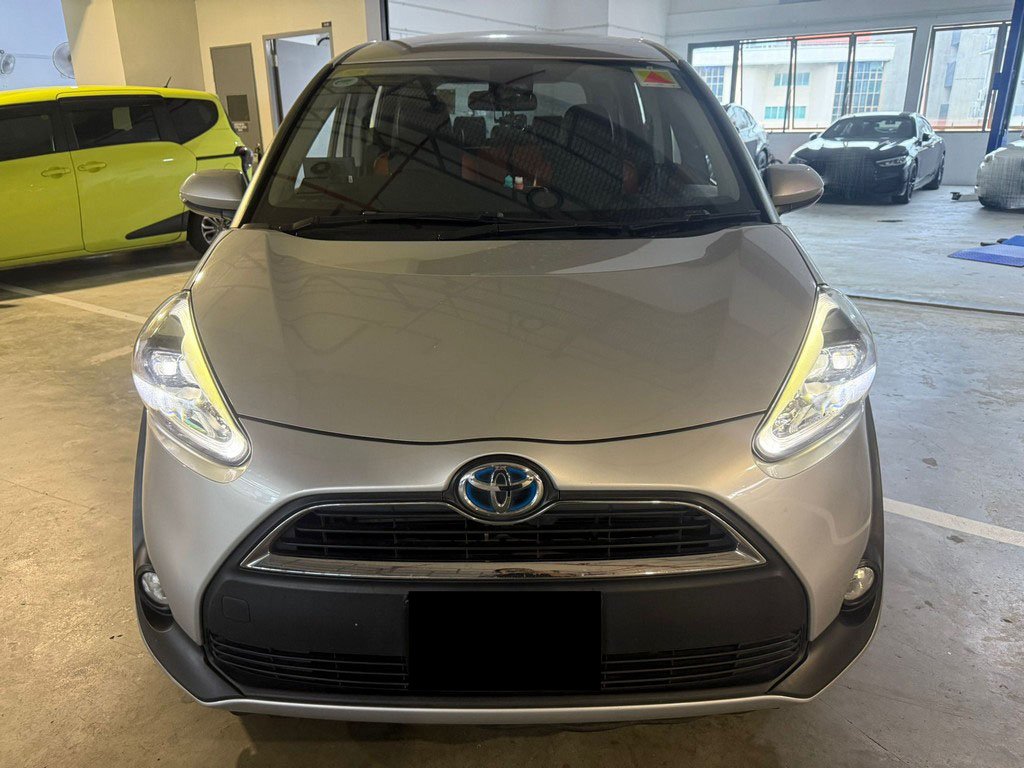 Toyota Sienta 1.5g A (Hybrid)