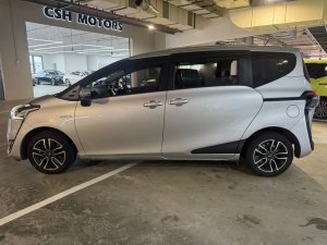 Toyota Sienta 1.5g A (Hybrid)