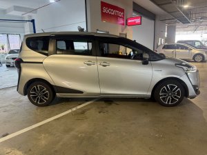 Toyota Sienta 1.5g A (Hybrid)