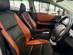 Toyota Sienta 1.5g A (Hybrid)