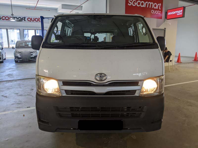Toyota Hiace Auto (COE Till 01/2031)