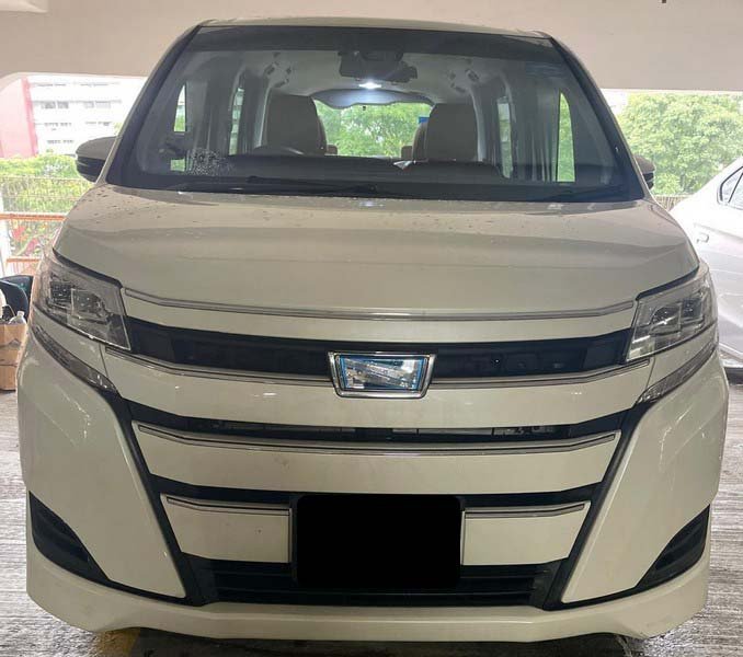Toyota Noah Hybrid 7-seater 1.8x Cvt