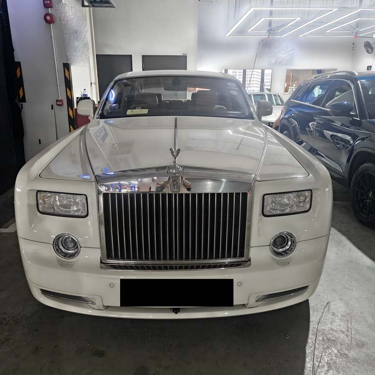 Rolls Royce Phantom Auto Abs D/Ab 2wd 4dr Hid Tv Nav