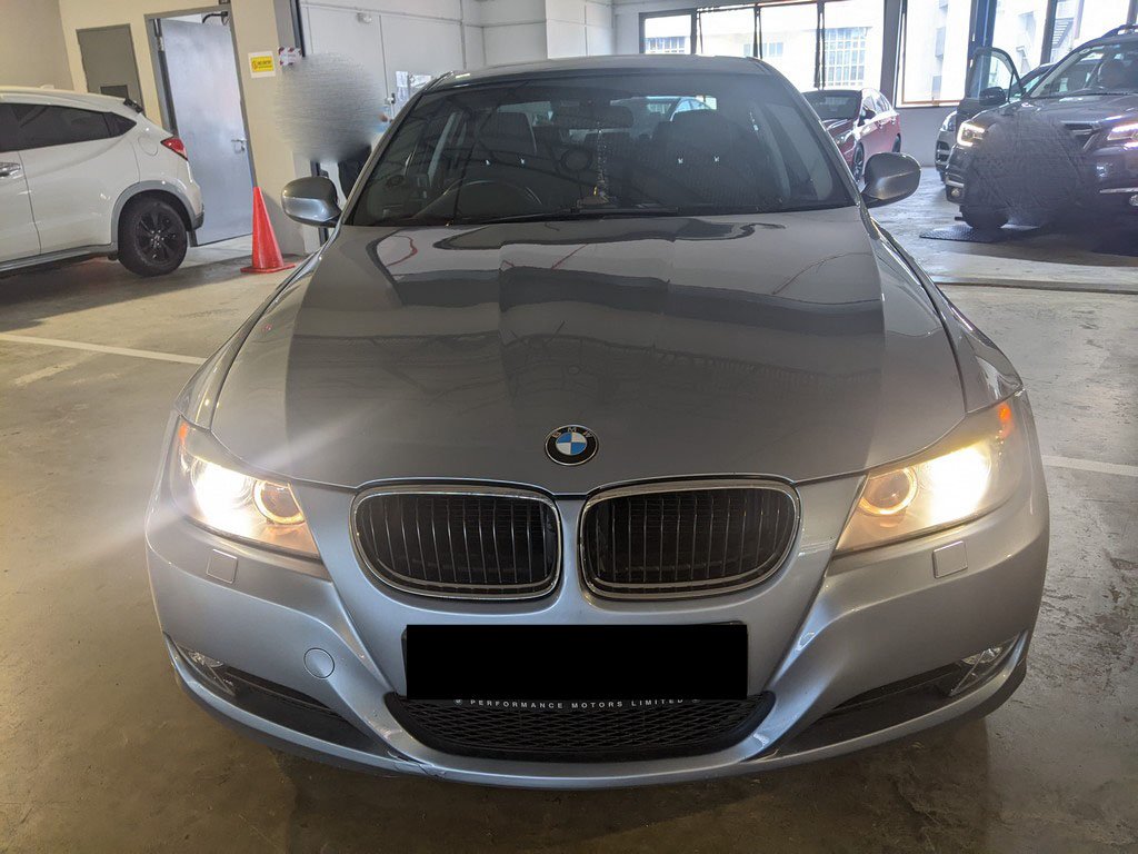 BMW 320i At 2.0l Abs D/airbag Hid 2wd 4dr (COE Till 01/2029)