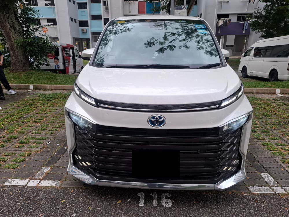 Toyota Voxy Hybrid 1.8SZ Cvt (Hybrid)