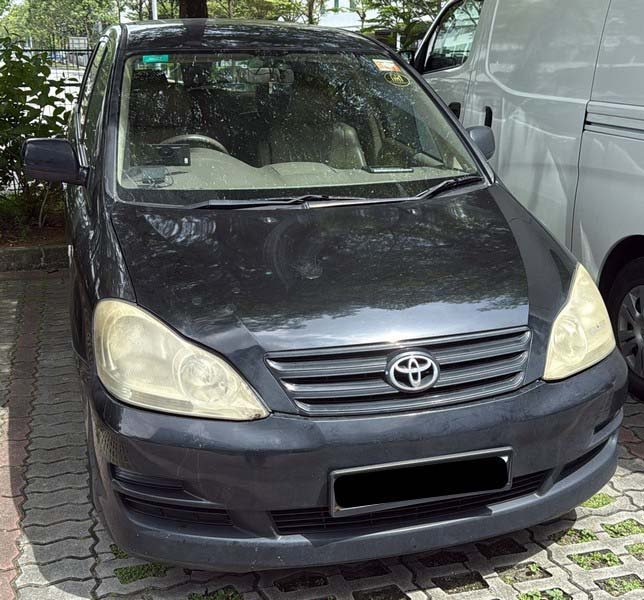 Toyota Picnic Auto W/o Roof Rack