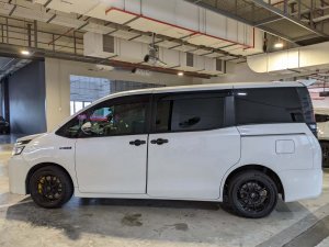 Toyota Voxy Hybrid 1.8X Cvt (Hybrid)