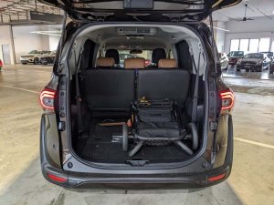 Toyota Sienta 1.5x Cvt (Hybrid)