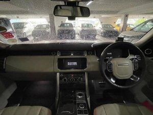 Land Rover Range Rover 5.0sc (COE Till 04/2033)