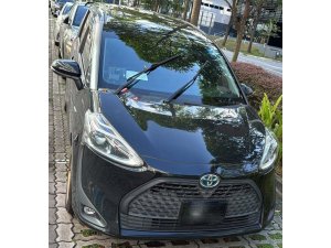 Toyota Sienta Hybrid 1.5G CVT