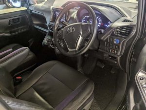 Toyota Noah 1.8x Cvt (Hybrid)