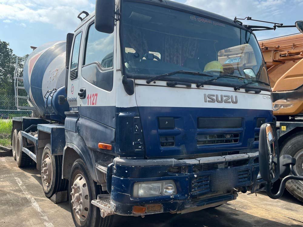 Isuzu CYH52S (Body Only)