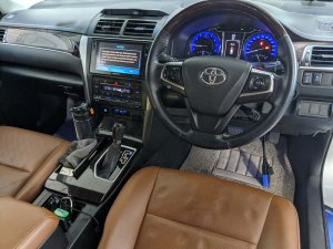 Toyota Camry 2.5 Auto