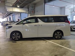 Toyota Alphard 7 Seater 2.5 Sc Cvt