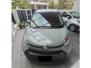 Toyota Sienta Hybrid Standard