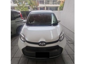 Toyota Sienta Hybrid Standard (Hybrid)