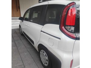 Toyota Sienta Hybrid Standard (Hybrid)