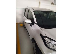 Toyota Sienta Hybrid Standard (Hybrid)