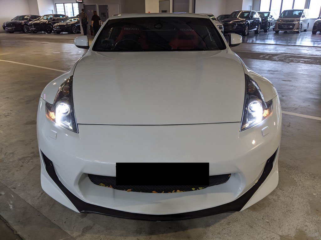 Nissan 370z 3.7l Smt Abs D/ab Hid 2wd 2dr (COE Till 04/2029