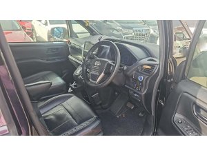 Toyota Noah Hybrid 7 Seater 1.8X Cvt (Hybrid)