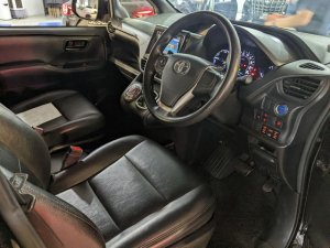 Toyota Noah 1.8x Cvt (Hybrid)