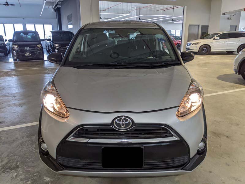 Toyota Sienta 1.5x A