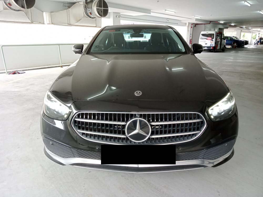 Mercedes Benz E300 Sedan Avg