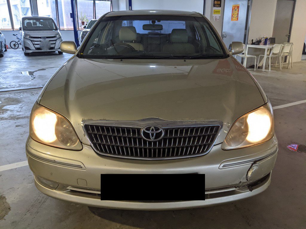 Toyota Camry 2.0 (COE Till 03/2026)