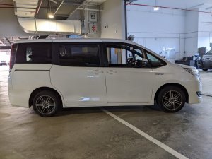 Toyota Noah 1.8x Cvt (Hybrid)