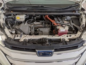 Toyota Noah 1.8x Cvt (Hybrid)