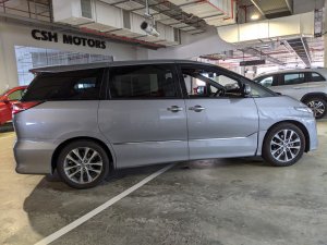 Toyota Estima Aeras Premium 2.4 A