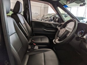 Toyota Voxy 1.8sg Cvt (Hybrid)