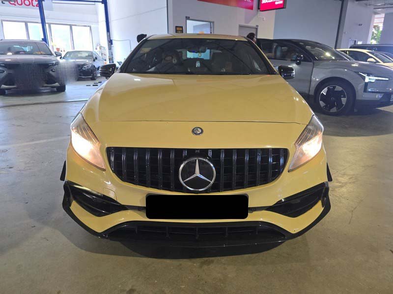 Mercedes Benz A180 (r17) (COE Till 08/2029)