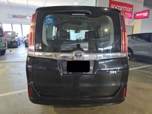 Toyota Noah Hybrid 1.8x Cvt (Hybrid)